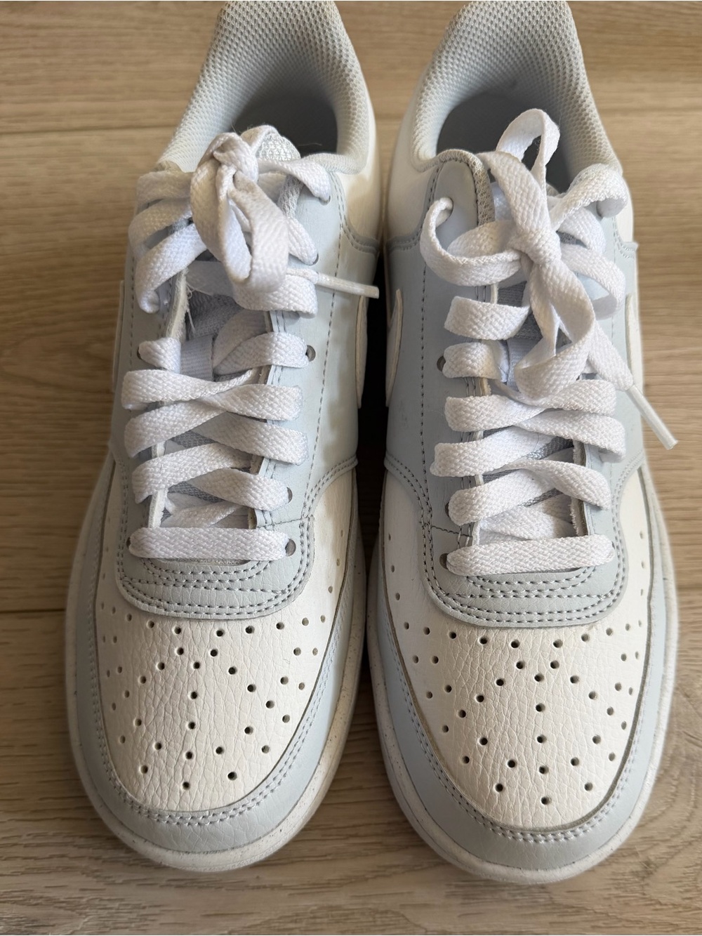 Nike Women’s Low-Top Sneakers in White and Light Gray